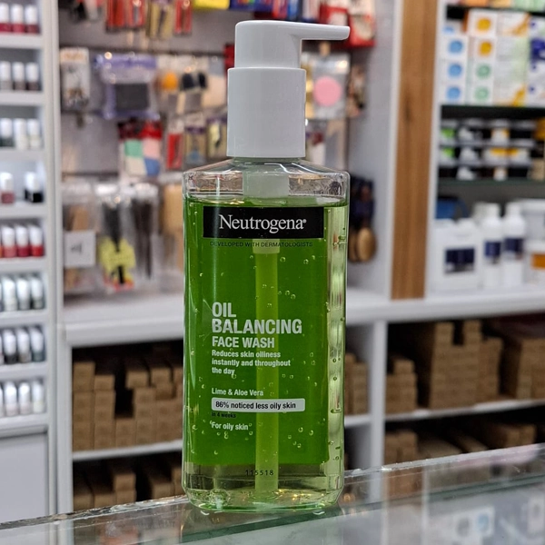 ژل شستشوی صورت پوست چرب نیتروژنا اصل سبز لیمو و آلوورا 200 میل | Neutrogena OIL BALANCING FACE WASH Lime & Aloe Vera